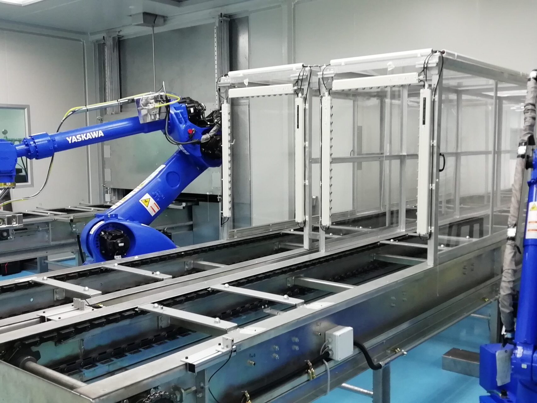 Automatically adjustable oven tact time based on robot spray cycle.