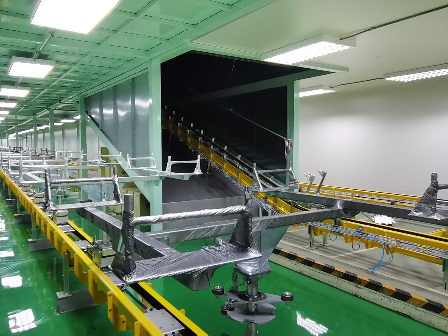TURNKEY PAINT LINE oven out